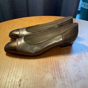 Vintage- Ferragamo Two-Tone Kitten Heels